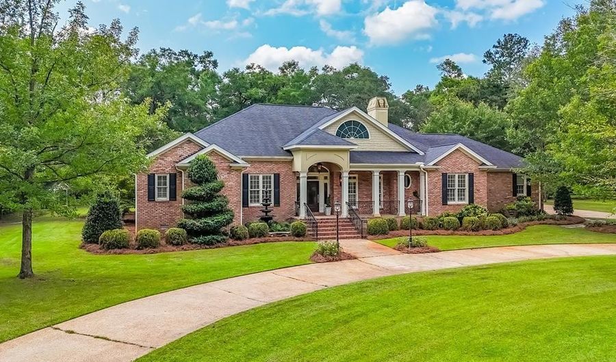 1301 Lakewood, Bainbridge, GA 39819 - 3 Beds, 3 Bath