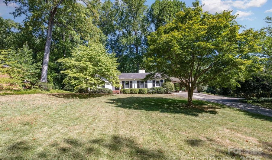 3125 Loma Ln, Charlotte, NC 28205 - 3 Beds, 2 Bath