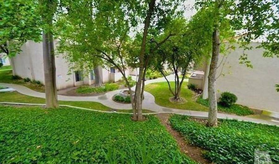 28947 Thousand Oaks Blvd 206, Agoura Hills, CA 91301 - 2 Beds, 1 Bath