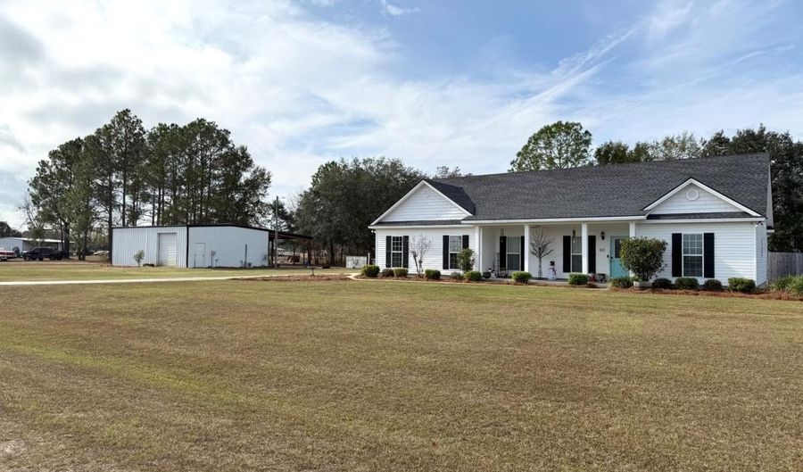 93 Oak Forrest Dr, Adel, GA 31620 - 3 Beds, 2 Bath