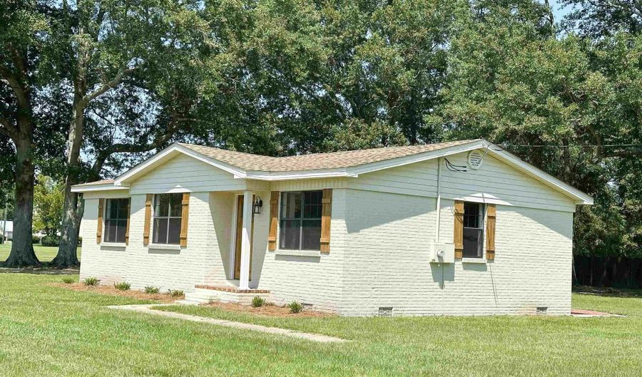 701 McRae St, Atmore, AL 36502 - 3 Beds, 1 Bath