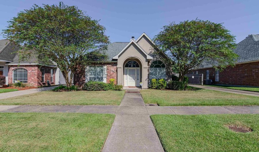 17439 Beckfield Ave, Baton Rouge, LA 70817 - 3 Beds, 2 Bath
