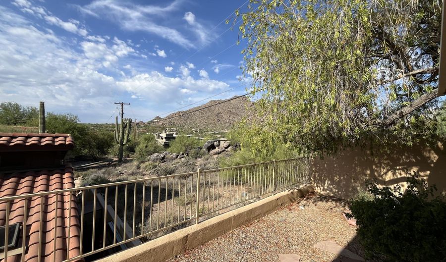 37222 N TOM DARLINGTON Dr 9, Carefree, AZ 85377 - 2 Beds, 2 Bath