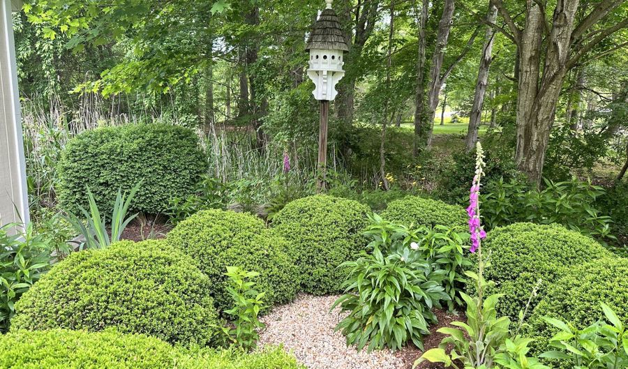 137 Main St, Chester, CT 06412 - 3 Beds, 2 Bath