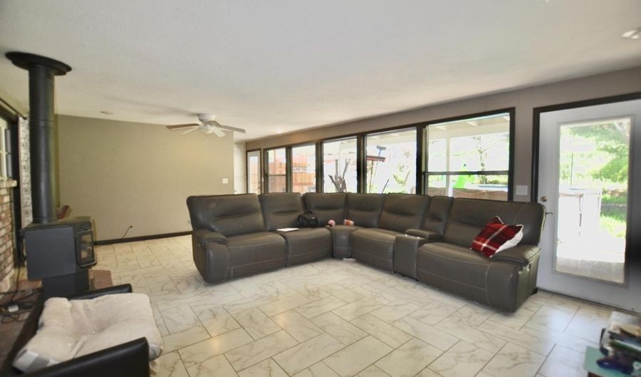 674 Kirby Way, Angels Camp, CA 95222 - 3 Beds, 2 Bath