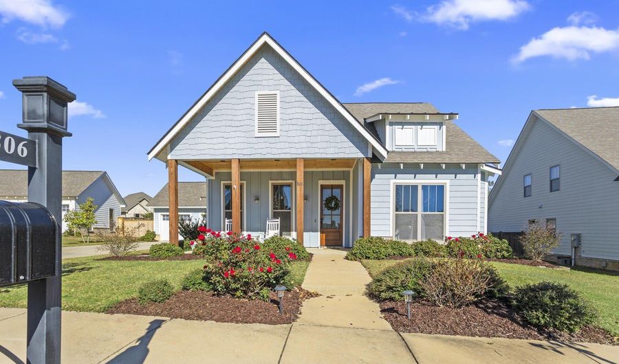 806 Long Leaf Cir, Brandon, MS 39042 - 4 Beds, 2 Bath