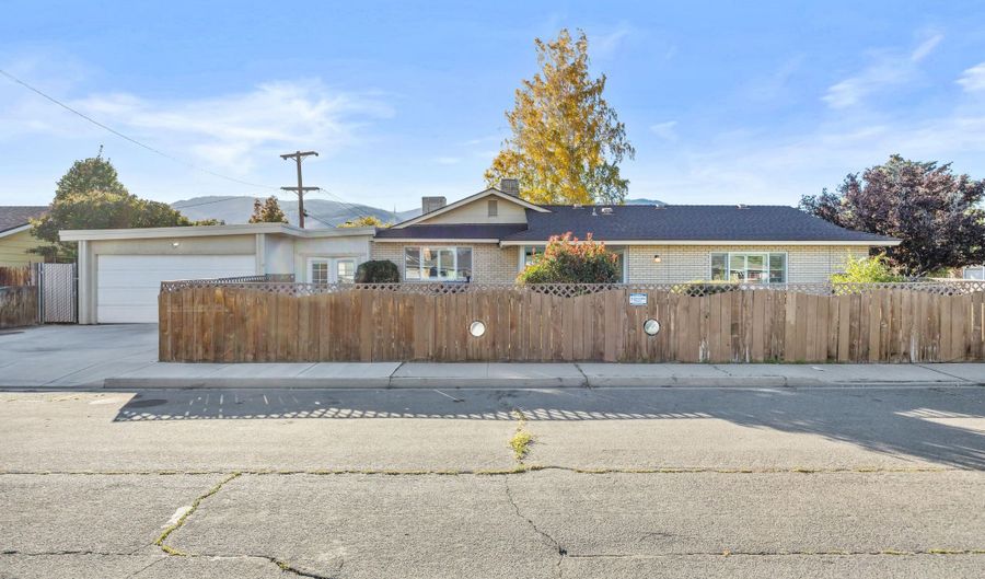 601 Ivy St, Carson City, NV 89703 - 4 Beds, 2 Bath