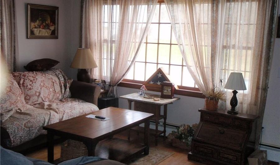 11 Kennedy Dr, Coventry, RI 02816 - 3 Beds, 2 Bath