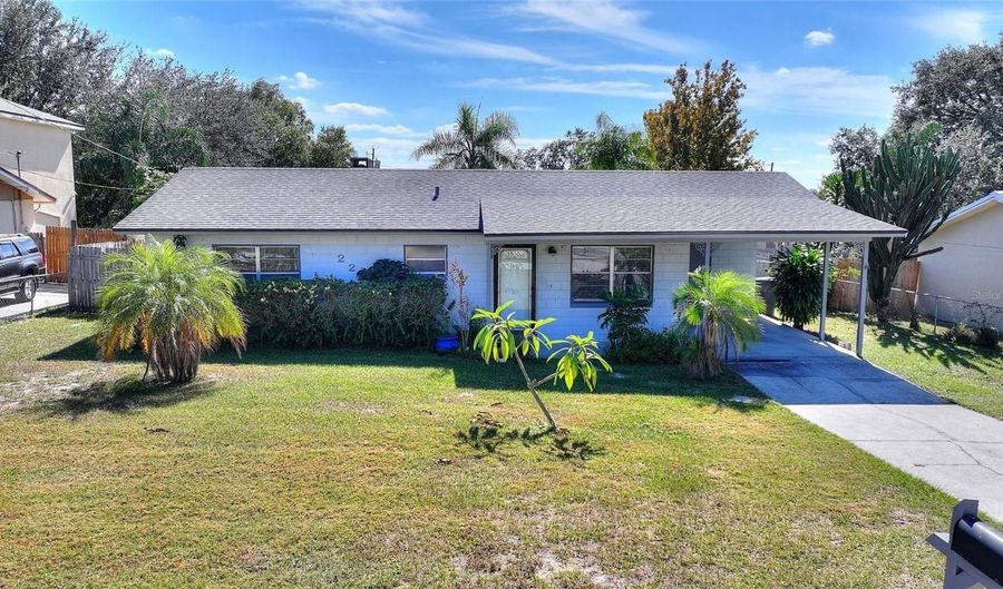 221 DOROTHY St, Auburndale, FL 33823 - 2 Beds, 2 Bath