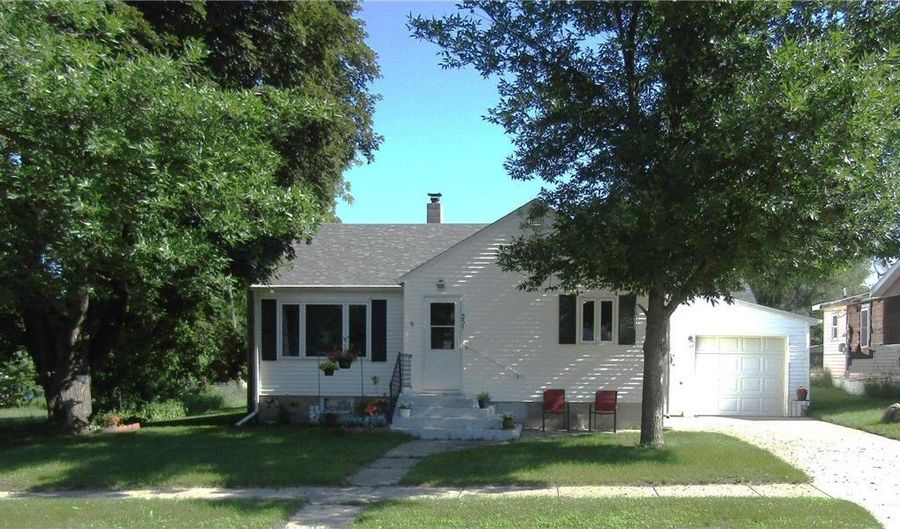 231 E Sorenson Ave, Appleton, MN 56208 - 2 Beds, 2 Bath