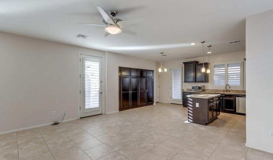 1704 W Pelican Dr, Chandler, AZ 85286 - 4 Beds, 3 Bath