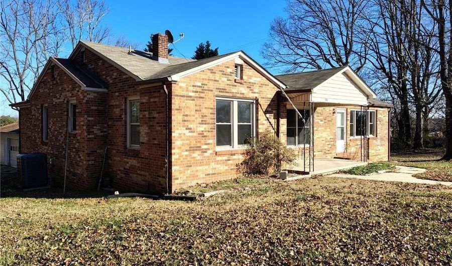 110 Walden Ln, Ararat, NC 27007 - 2 Beds, 2 Bath