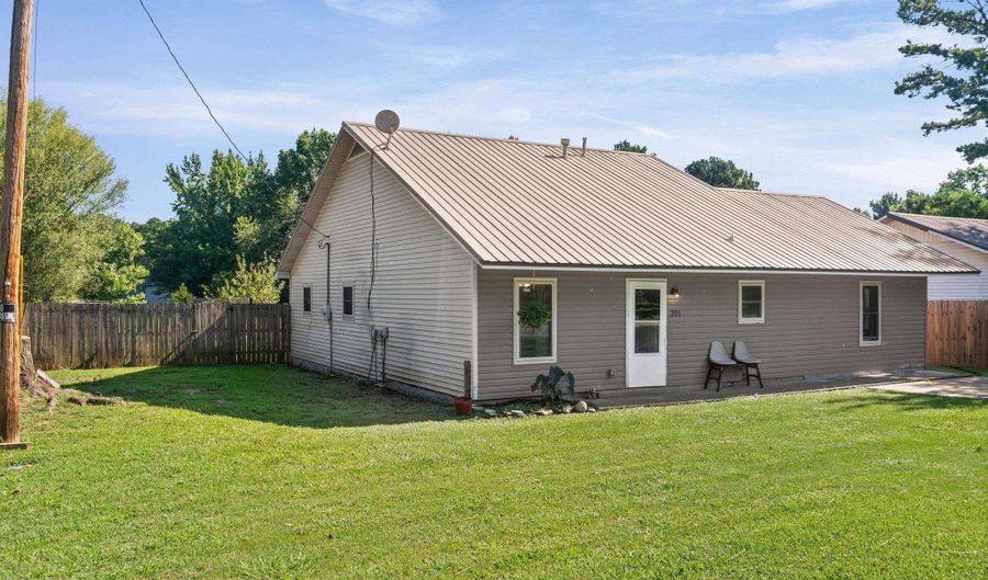 201 Hendrix St, Bald Knob, AR 72010 - 3 Beds, 2 Bath