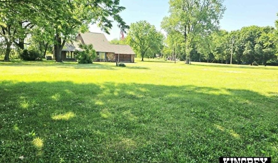 8526 SE 70th Ter, Baxter Springs, KS 66713 - 3 Beds, 3 Bath