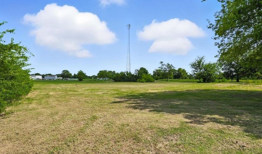 400 Katy St, Alba, TX 75410 - 4 Beds, 2 Bath