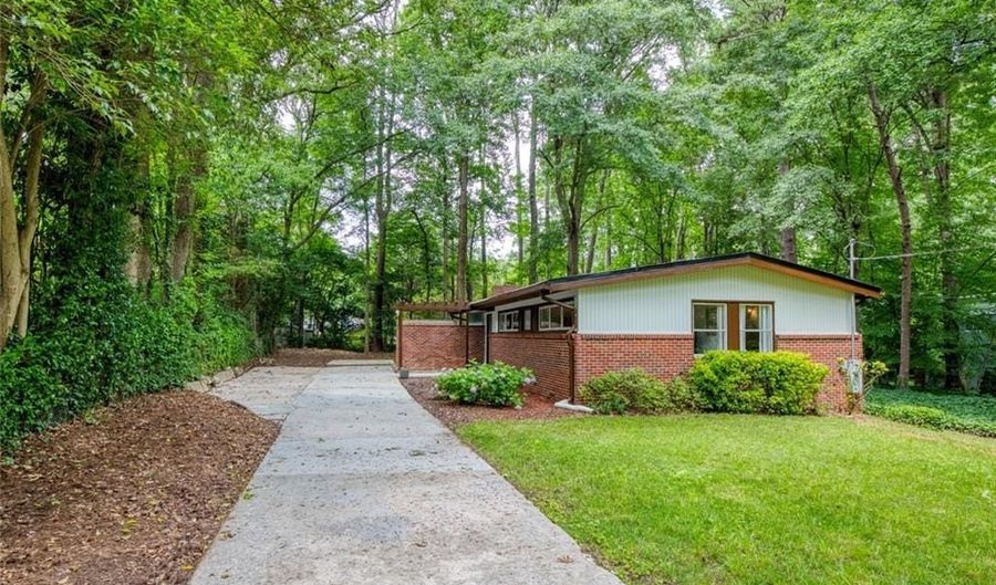 2700 Brook Park Way, Atlanta, GA 30340 - 3 Beds, 2 Bath
