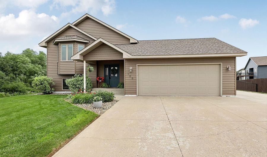 105 Estate Dr, Avon, MN 56310 - 4 Beds, 2 Bath