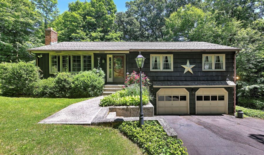 128 Cedar Ln, Beacon Falls, CT 06403 - 3 Beds, 3 Bath