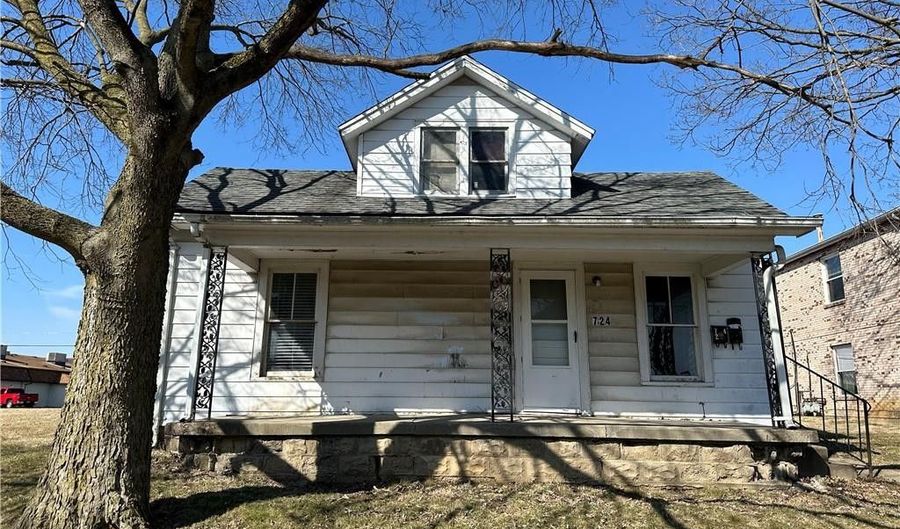 724 Trumbull St, Xenia, OH 45385 - 2 Beds, 2 Bath