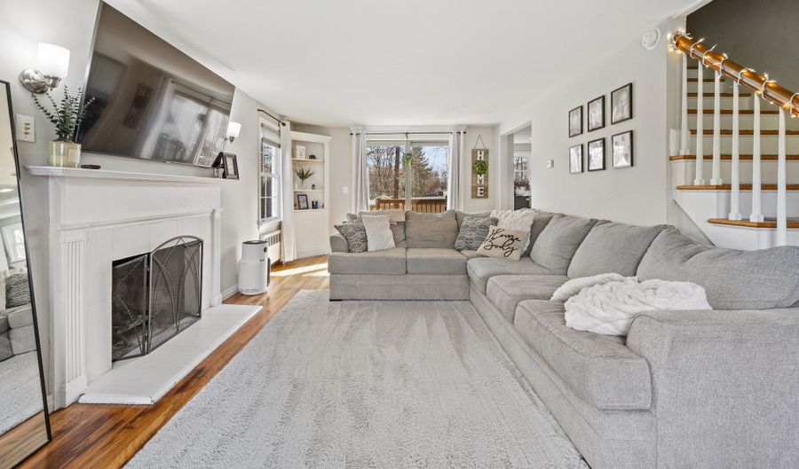 316 King St, Bristol, CT 06010 - 3 Beds, 1 Bath