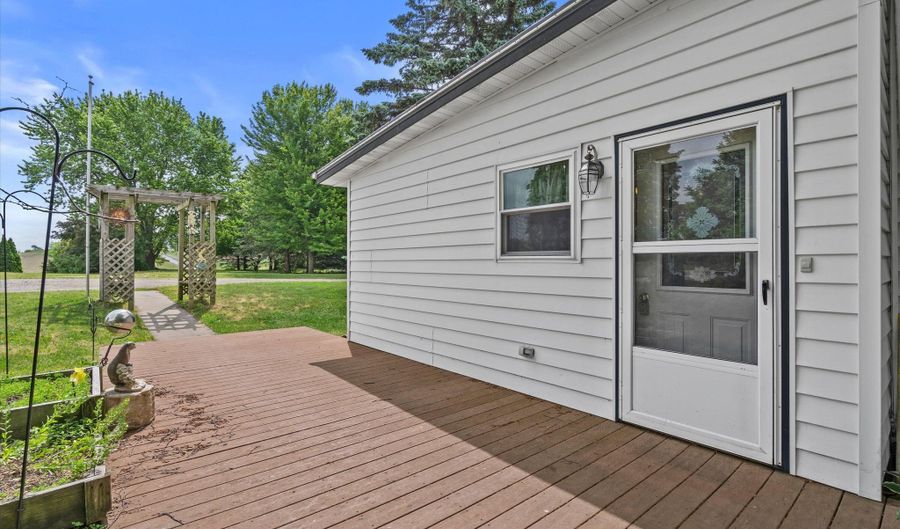 6544 Mohawk Rd, Allenton, WI 53002 - 4 Beds, 2 Bath