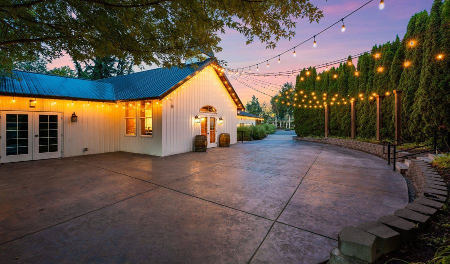 21358 OAK Ln, Aurora, OR 97002 - 3 Beds, 2 Bath