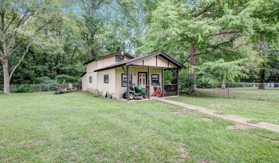 996 Hacienda Dr, Benton, AR 72019 - 3 Beds, 2 Bath