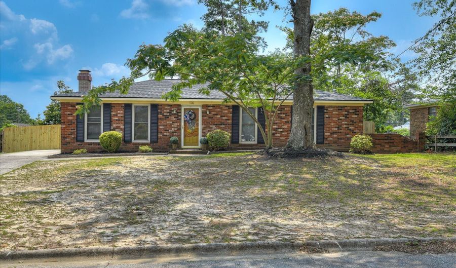 522 Gray Dr Dr, Martinez, GA 30907 - 3 Beds, 2 Bath