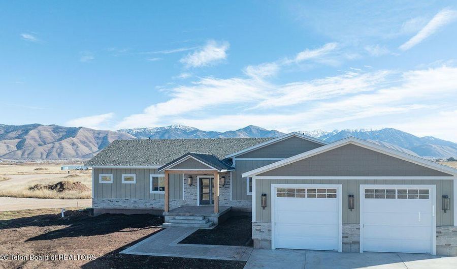 330 MANTUA MDWS Ln, Afton, WY 83110 - 5 Beds, 3 Bath