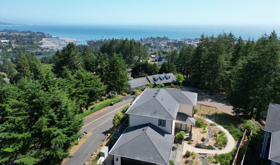 97661 MARINA HEIGHTS Loop, Brookings, OR 97415 - 3 Beds, 3 Bath