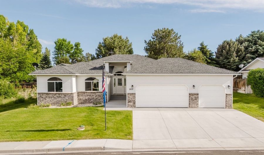 2037 Ruby View Dr, Elko, NV 89801 - 3 Beds, 2 Bath