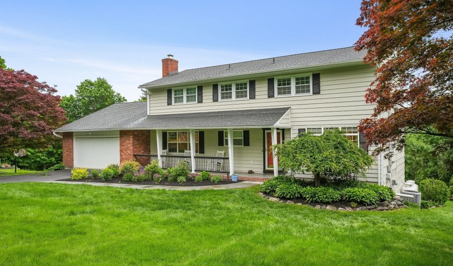 27 E Gate Rd, Danbury, CT 06811 - 4 Beds, 4 Bath