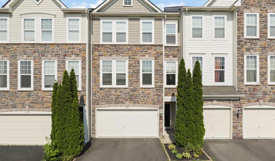 25157 HIMALAYAS Ter, Aldie, VA 20105 - 3 Beds, 4 Bath