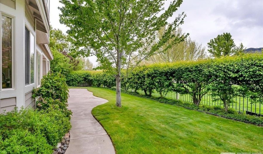 337 Genoa Springs Dr, Genoa, NV 89411 - 3 Beds, 3 Bath