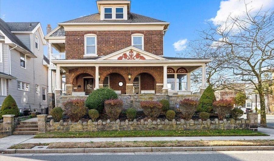 102 S Dover Ave, Atlantic City, NJ 08401 - 6 Beds, 5 Bath
