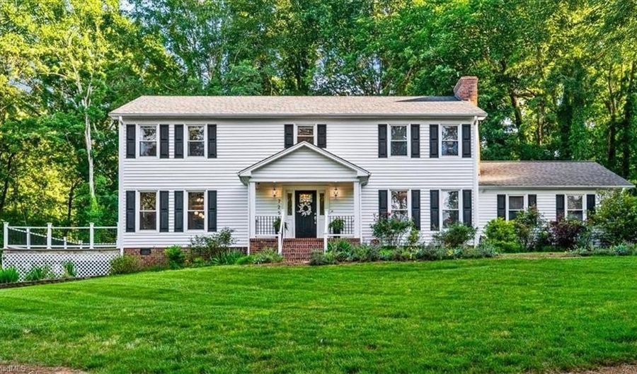 725 Viewmont Dr, Asheboro, NC 27205 - 4 Beds, 3 Bath