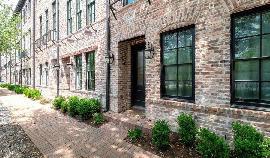 4094 Runyon Rd, Addison, TX 75001 - 2 Beds, 3 Bath