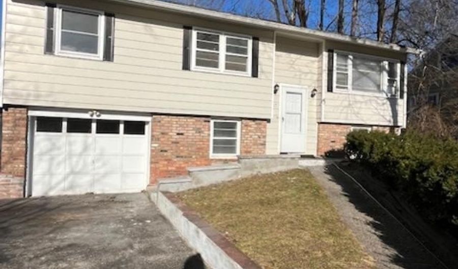 17 Tennessee Ave, Albany, NY 12205 - 4 Beds, 1 Bath