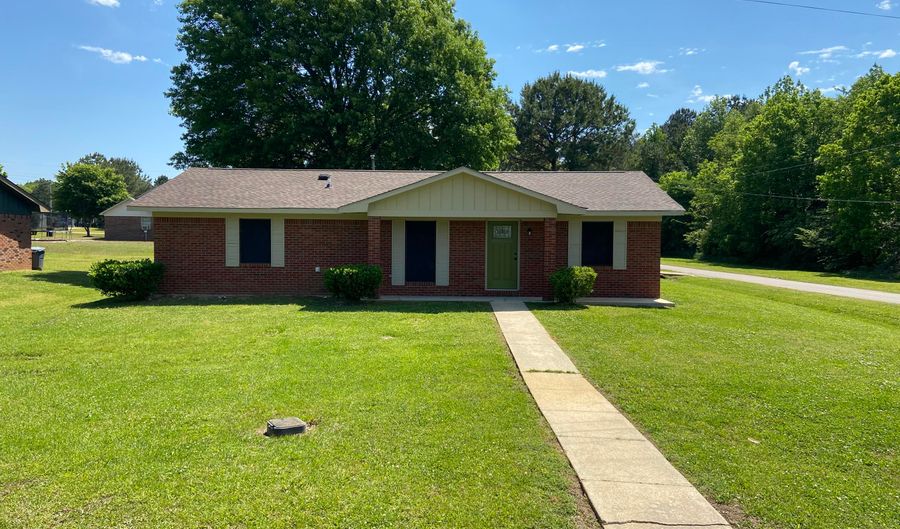 1054 Sandhill Ave, Baldwyn, MS 38824 - 4 Beds, 2 Bath