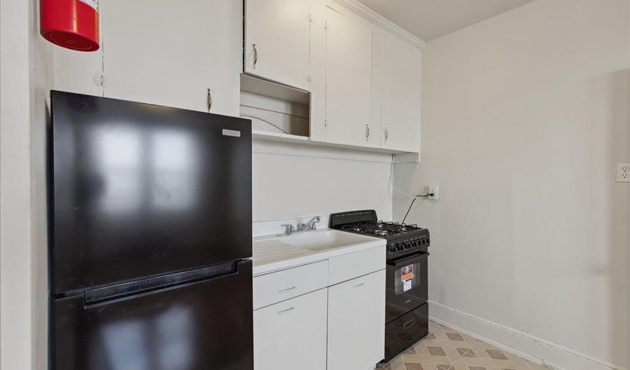 33 S Iowa Ave Ave, Atlantic City, NJ 08401 - 1 Beds, 1 Bath