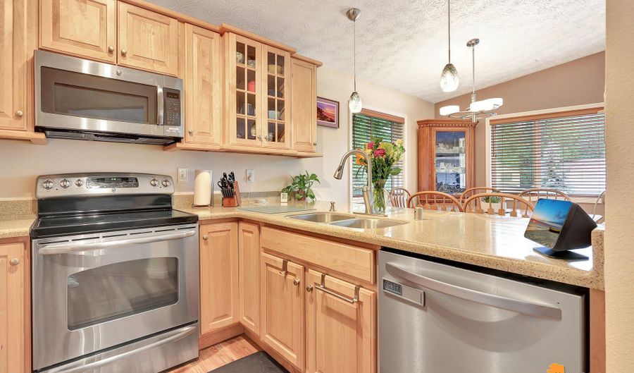7680 Delridge Cir, Anchorage, AK 99507 - 3 Beds, 2 Bath