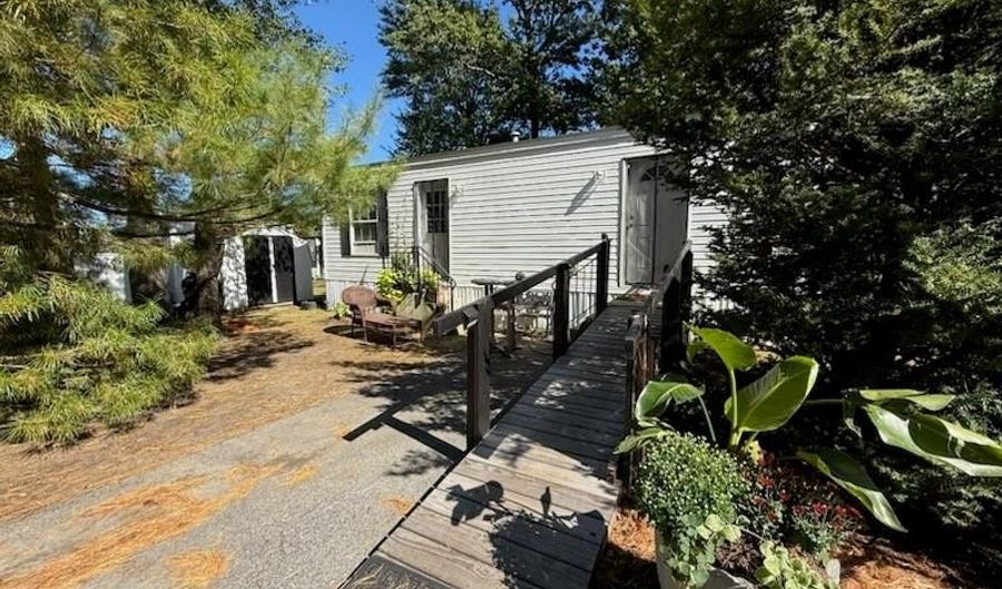 521 Forest Park, Middletown, RI 02842 - 1 Beds, 1 Bath