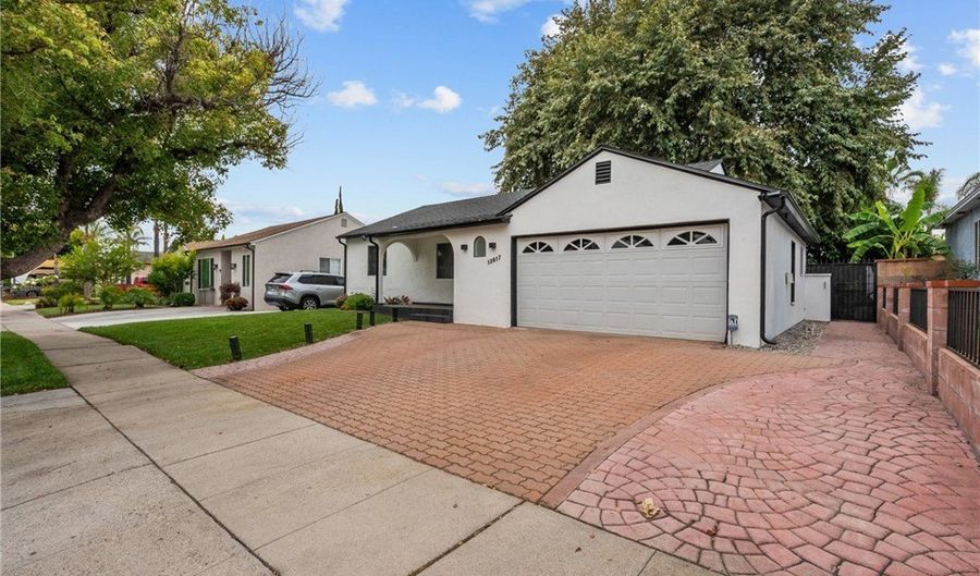 13817 Bromwich St, Arleta, CA 91331 - 4 Beds, 2 Bath