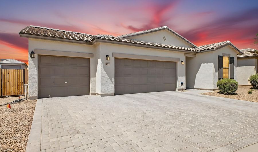 802 W JUDI Dr, Casa Grande, AZ 85122 - 3 Beds, 2 Bath