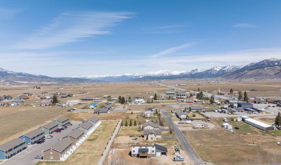 116 CLEARVIEW Dr, Etna, WY 83118 - 4 Beds, 3 Bath