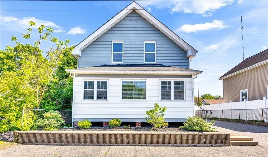 86 Woodward Ave 2, East Providence, RI 02914 - 2 Beds, 1 Bath