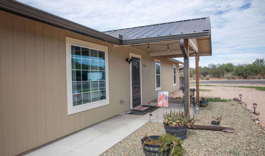 1960 W WILLOW Way, Benson, AZ 85602 - 3 Beds, 2 Bath