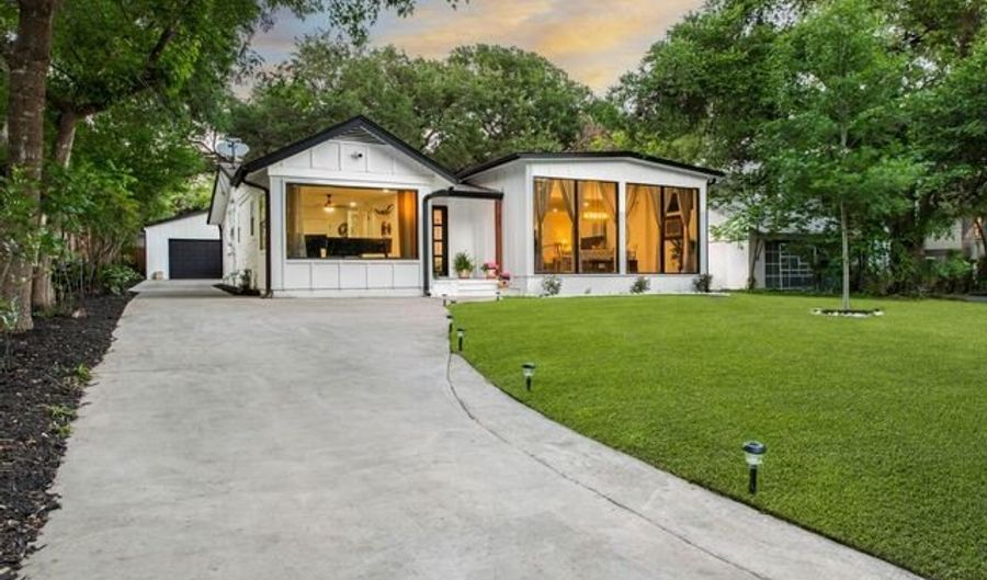 423 College Blvd, Alamo Heights, TX 78209 - 4 Beds, 3 Bath