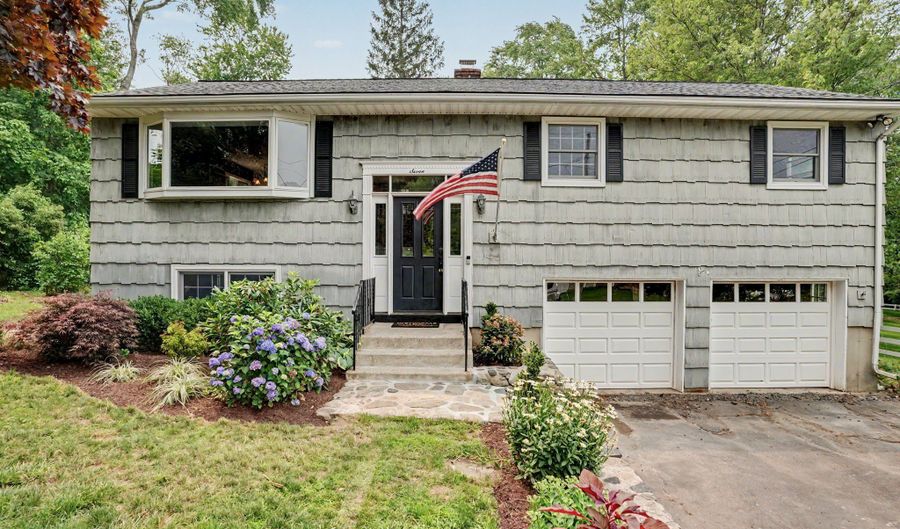 7 Wheeler Dr, Danbury, CT 06811 - 3 Beds, 2 Bath