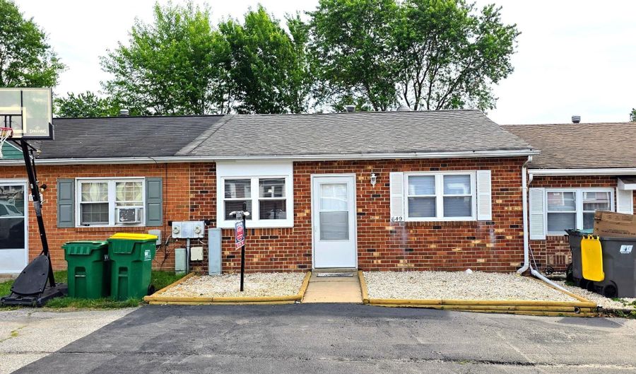 649 WALDEN Ct, Bear, DE 19701 - 2 Beds, 1 Bath